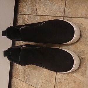 Womens black boots
